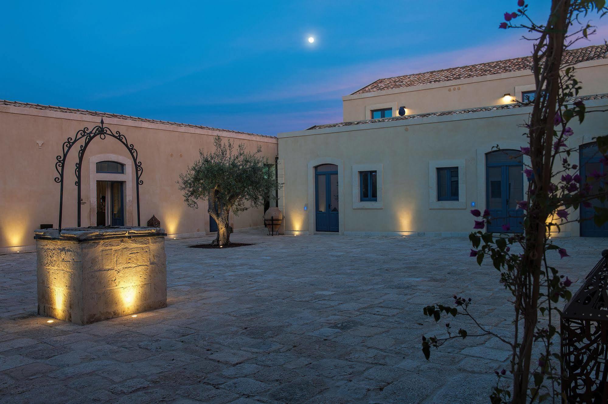 Masseria Della Volpe Casale Modica Exteriör bild
